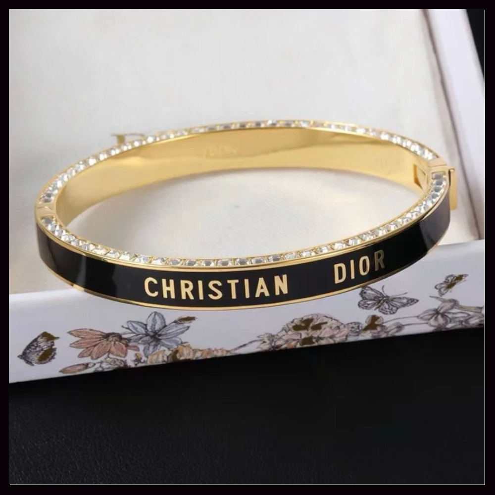【手元を豪華に♪】Dior ブレスレット