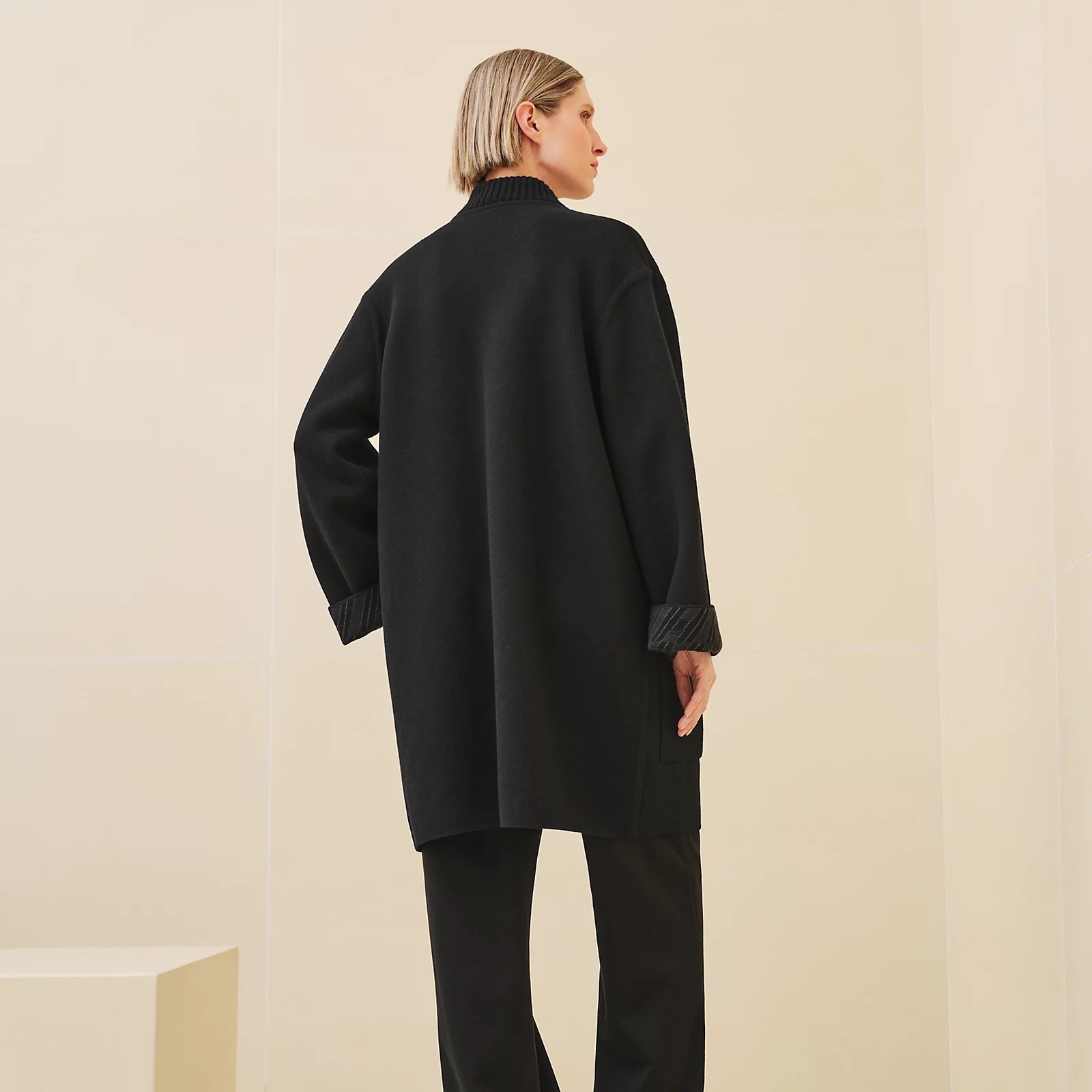 HERMES リバーシブル コート《H en Biais》ブラック DHL 直営店