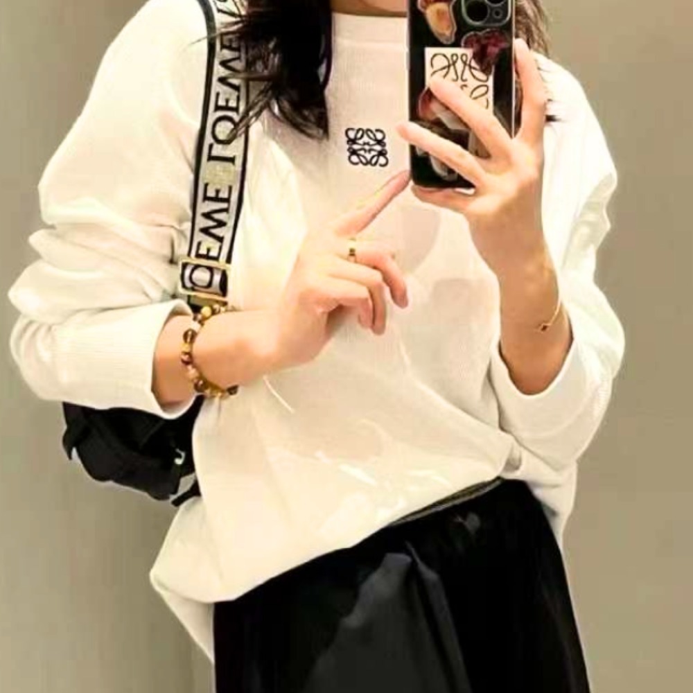 《上品でエレガント》【LOEWE】オーバーサイズフィット Tシャツ