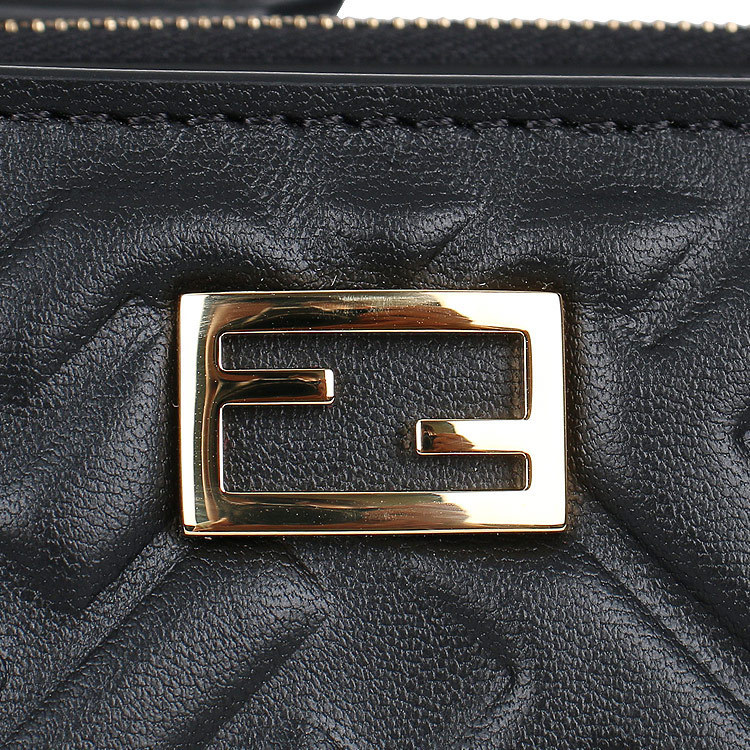 関税負担なし☆FENDI フェンディ スリムバゲット 財布 スモール 関税負担なし☆FENDI フェンディ スリムバゲット 財布 スモール