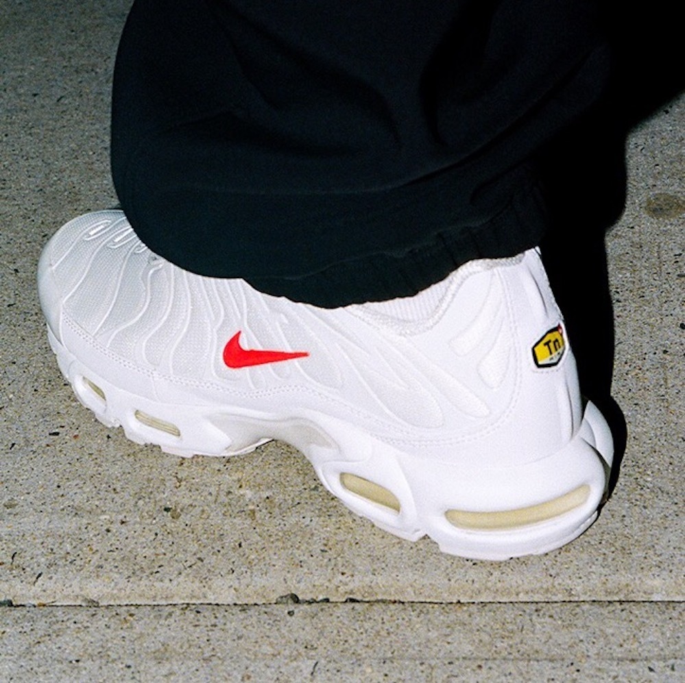 ★ナイキ×Supremeコラボ!!★ エアマックスプラス DA1472-100