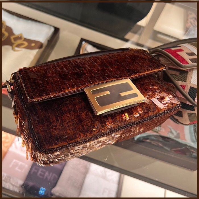 FENDI 新作 バゲット ミニバッグ 人気スパンコール刺繍 Baguette