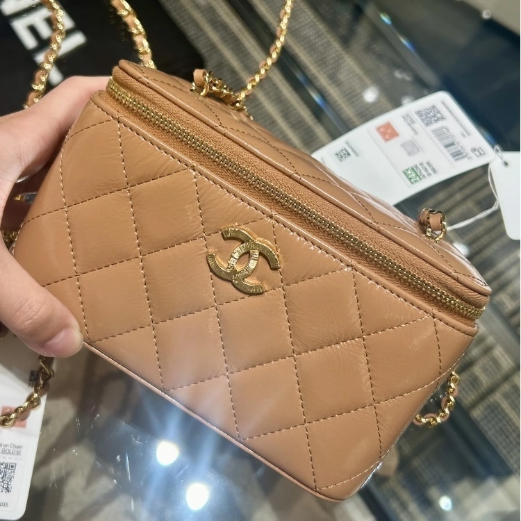 【中身が見やすく取り出しやすい♪】CHANEL ヴァニティバッグ