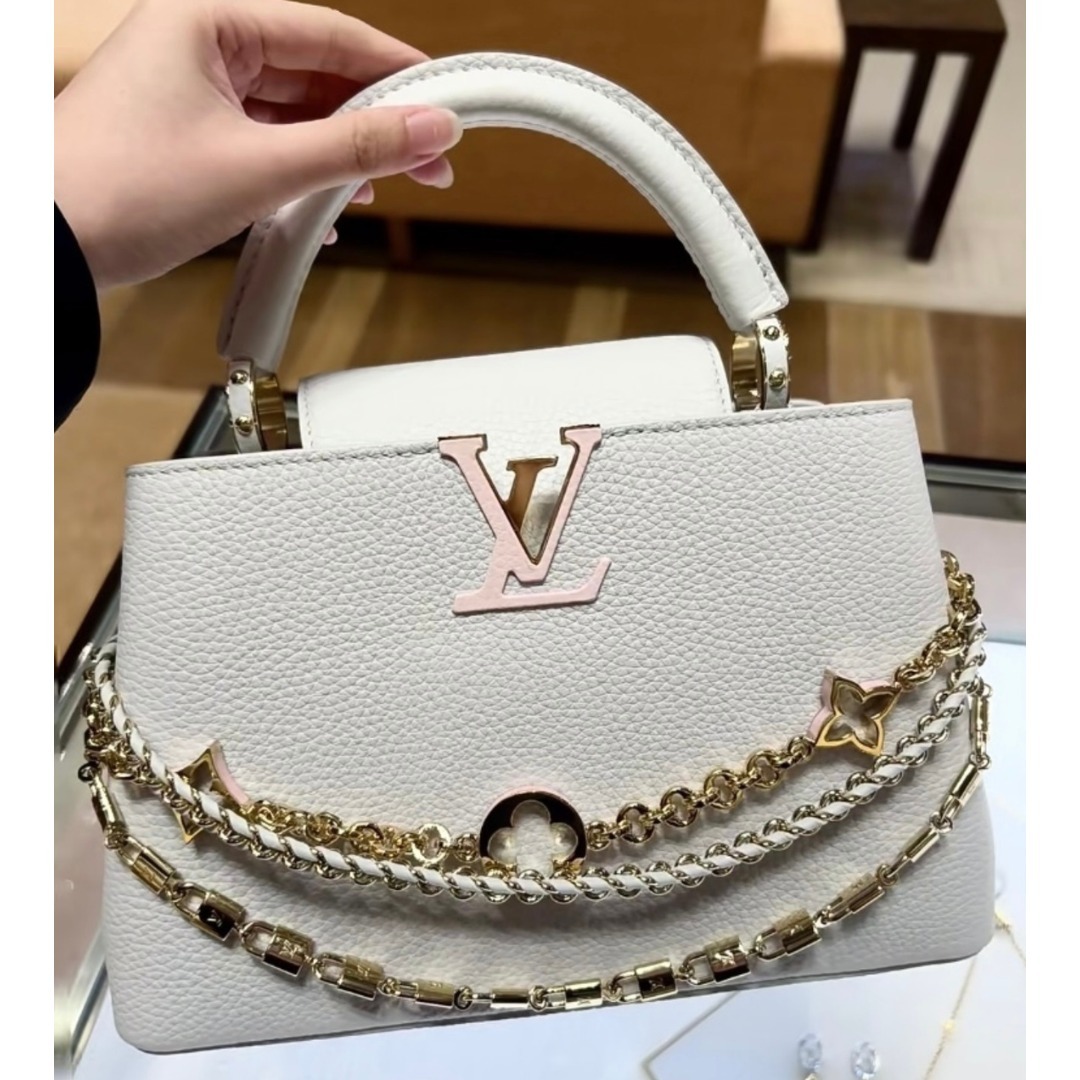 【希少・海外限定】LOUIS VUITTON★Pochette Sevresハンドバッグ 希少・海外限定】LOUIS VUITTON☆Pochette Sevresハンドバッグ