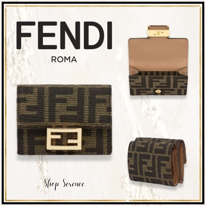 国内発☆関税込【FENDI】バゲット マイクロ 三つ折り財布
