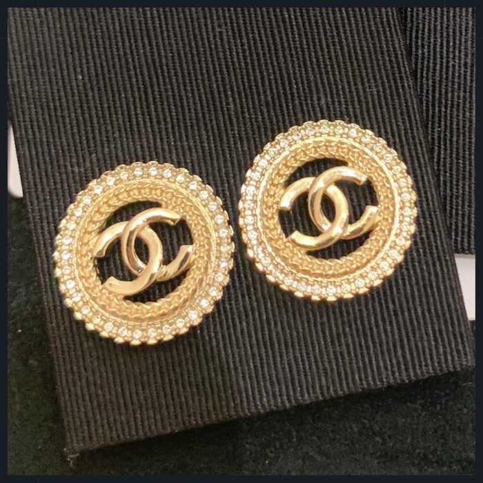 ◆華やかゴールドロゴ◆CHANEL ピアス 24K