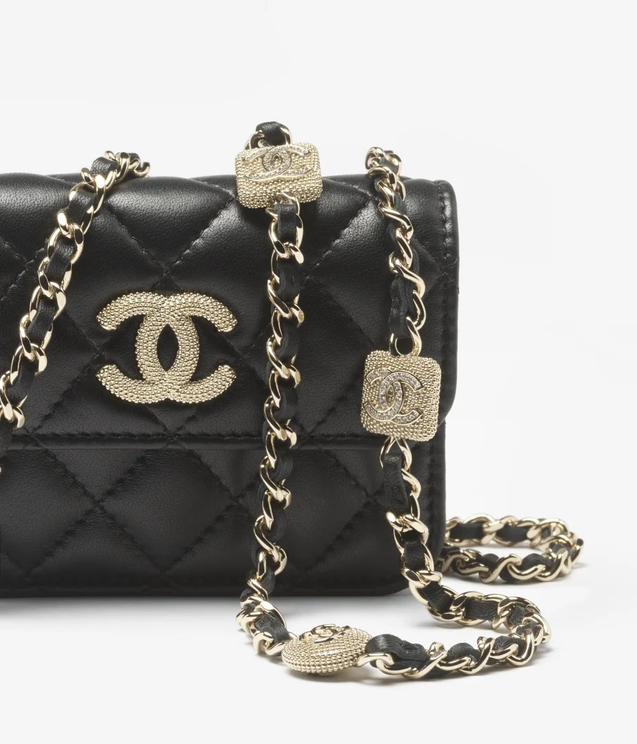 《24K》アクセント♪【CHANEL】シャネル チェーンクラッチ