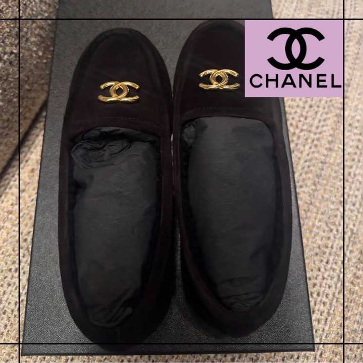 ◆目を引くCCマークがアクセント☆◆【CHANEL】ローファー