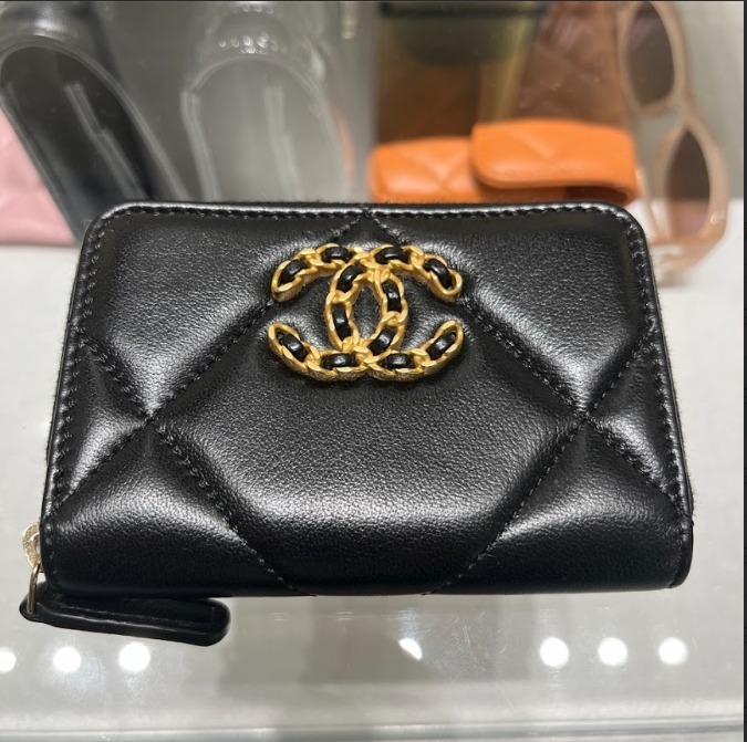 お洒落♡可愛い【CHANEL】シャネル19 コインパース