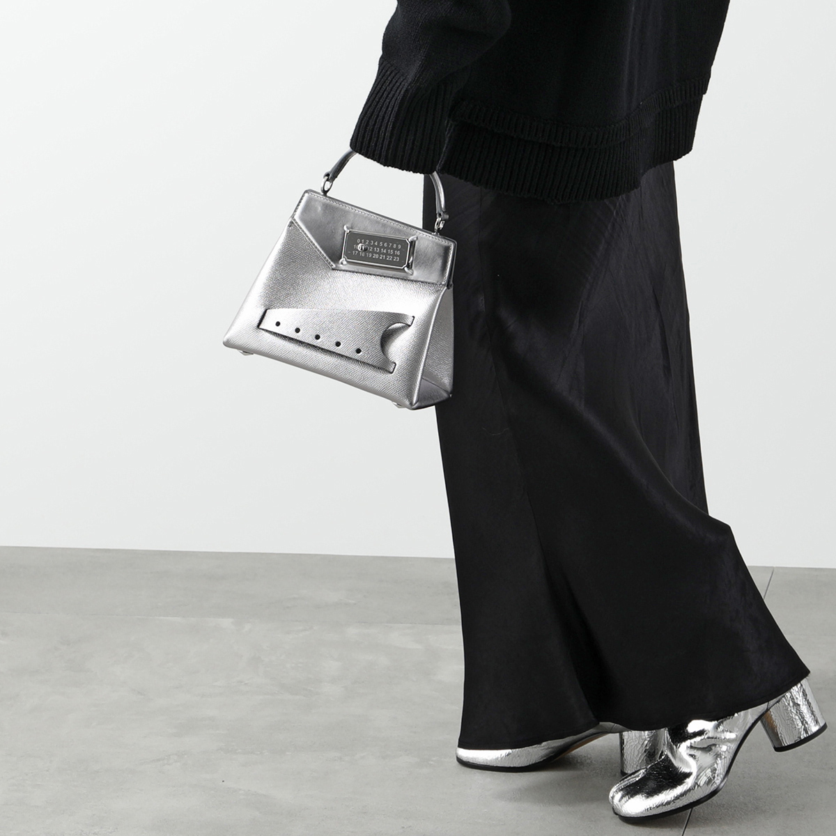 MAISON MARGIELA ハンドバッグ Snatched S56WG0168 P7247