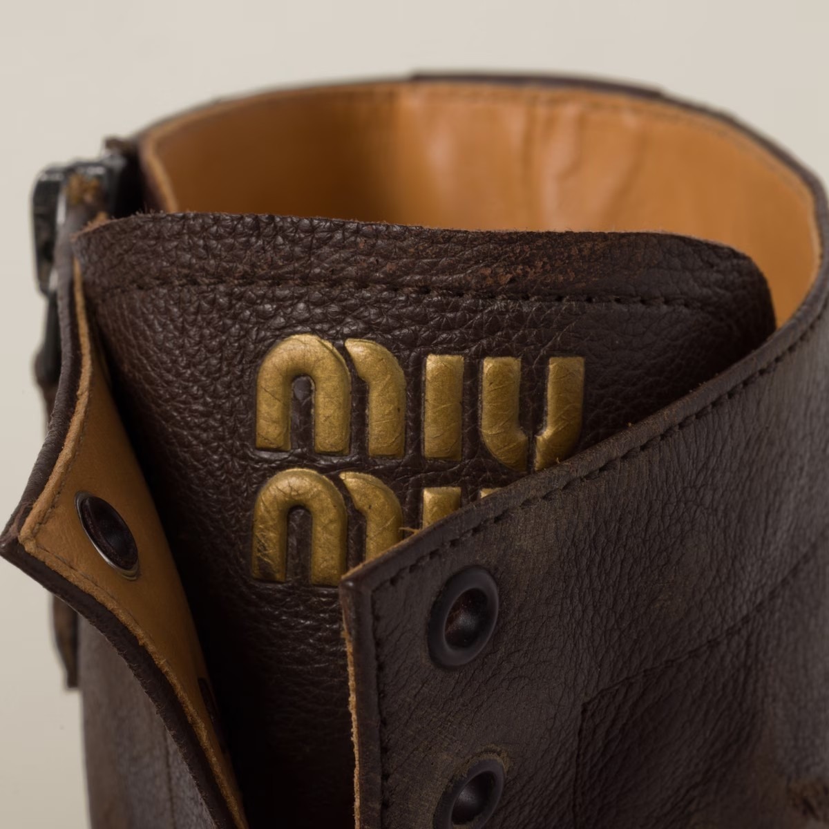《送料無料》 MIU MIU Lace-up leather ankle boots