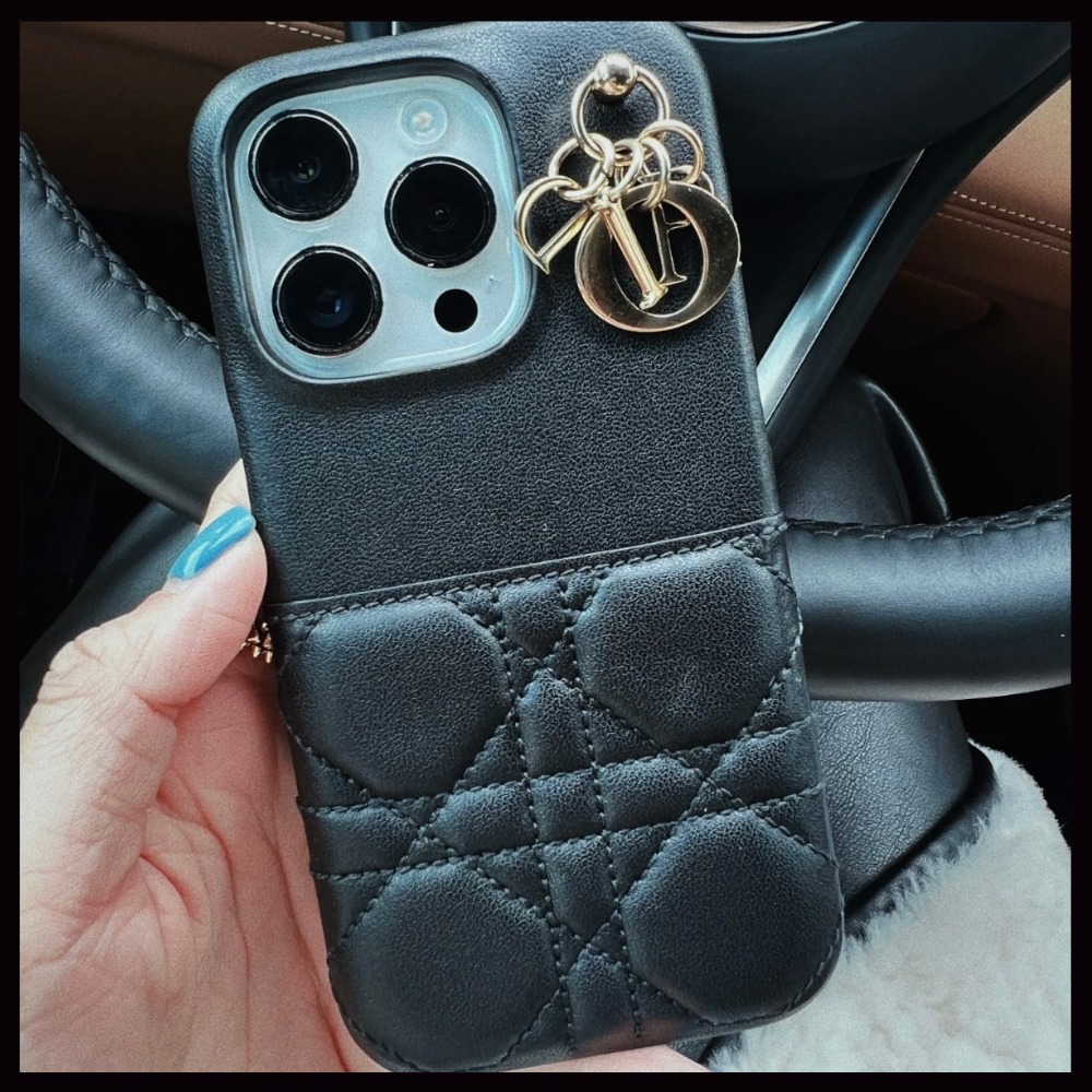 【デザインが可愛い♪】Dior iPhoneケース