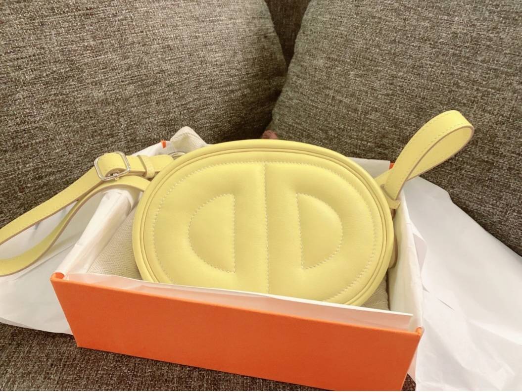 【Jaune Milton&Rouge H】HERMES ベルトバッグ インザループ 新色♡ジョーヌミルトン】HERMES インザループ 18 バッグ