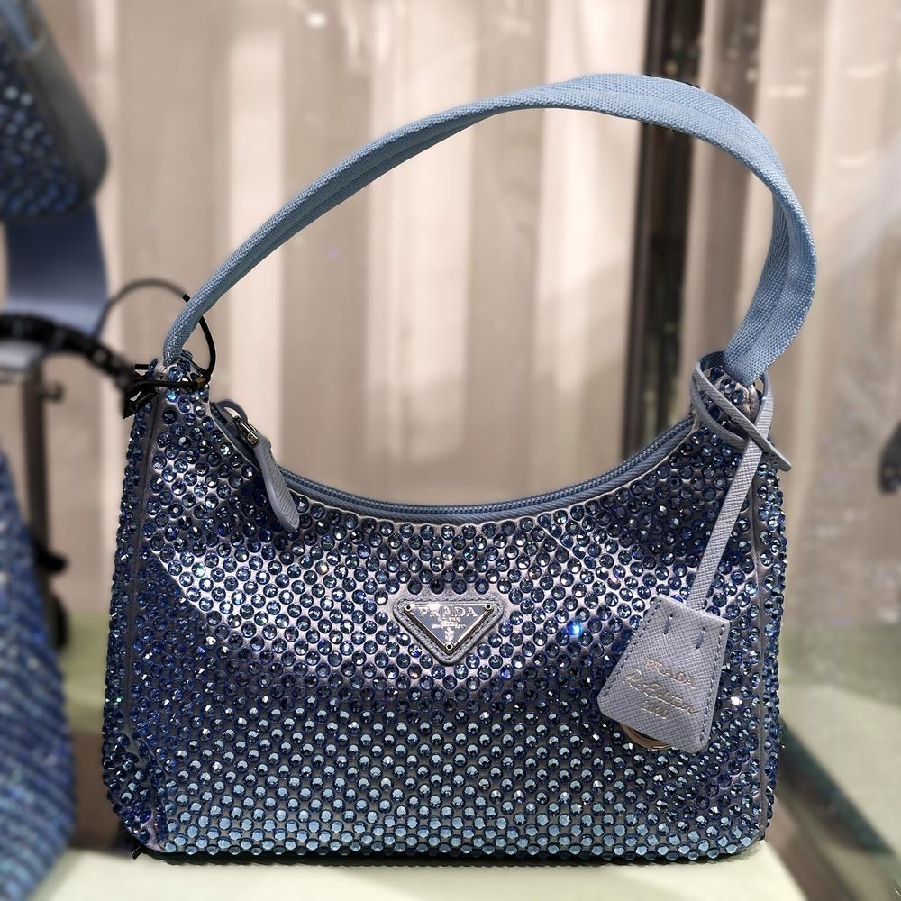 25新作 PRADA クリスタル サテン ミニ ホーボーバッグ 25新作 PRADA クリスタル サテン ミニ ホーボーバッグ