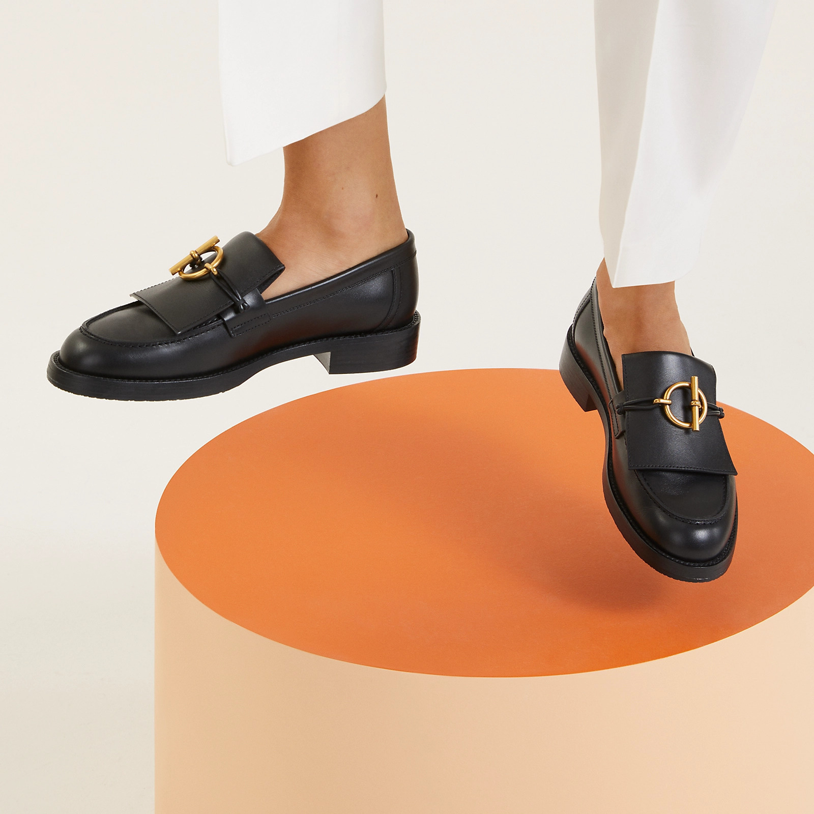 バックルがお洒落♪HERMES インパクト ローファー Impact レトロなカッコよさ・大人気】HERMES モカシン 《インパクト