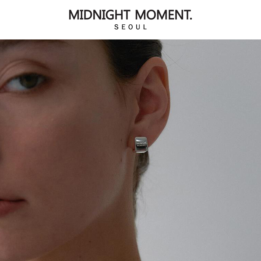 【MIDNIGHT MOMENT】soft cube earring - silver / ピアス