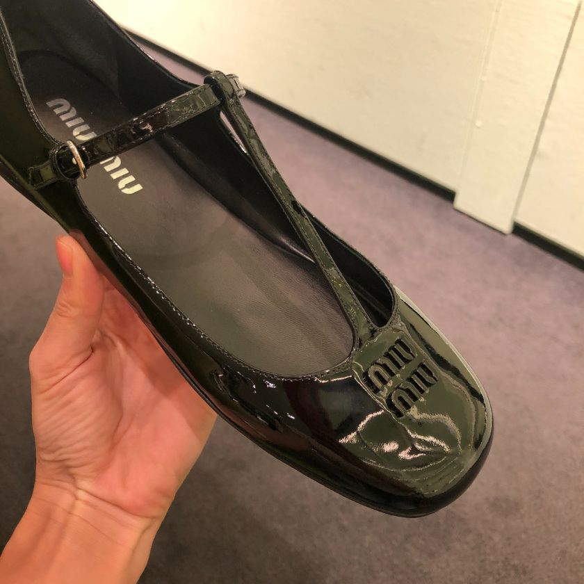 6万取引突破★UPS速達便利用！【MIUMIU】5F136E 069_バレリーナ 6万取引突破☆UPS速達便利用！【MIUMIU】ポーチ付きブレスレット
