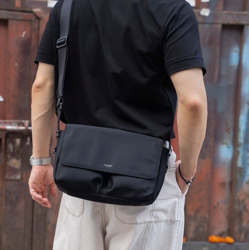正規品・追跡付き◆JILLSTUART◆Black nylon flap type cross