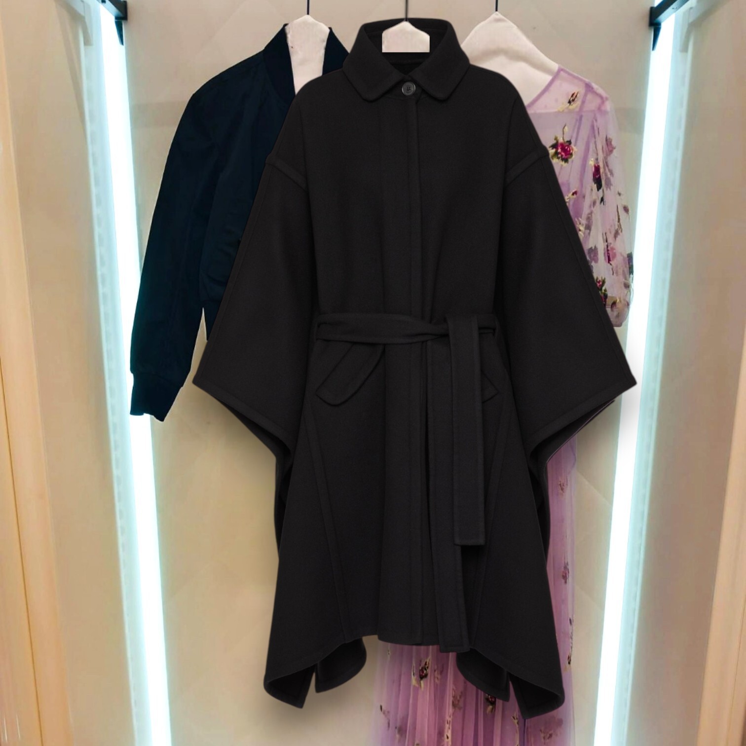 VALENTINO ダイアゴナルダブルウール ケープ