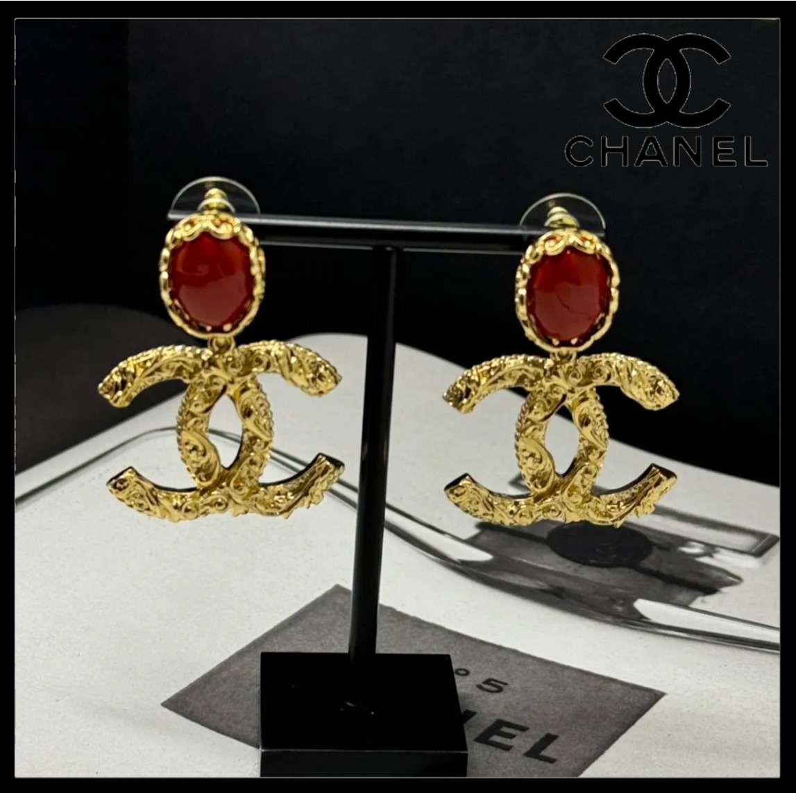 ◆揺れる仕様が女性らしさをアピール☆◆CHANEL CCマークピアス