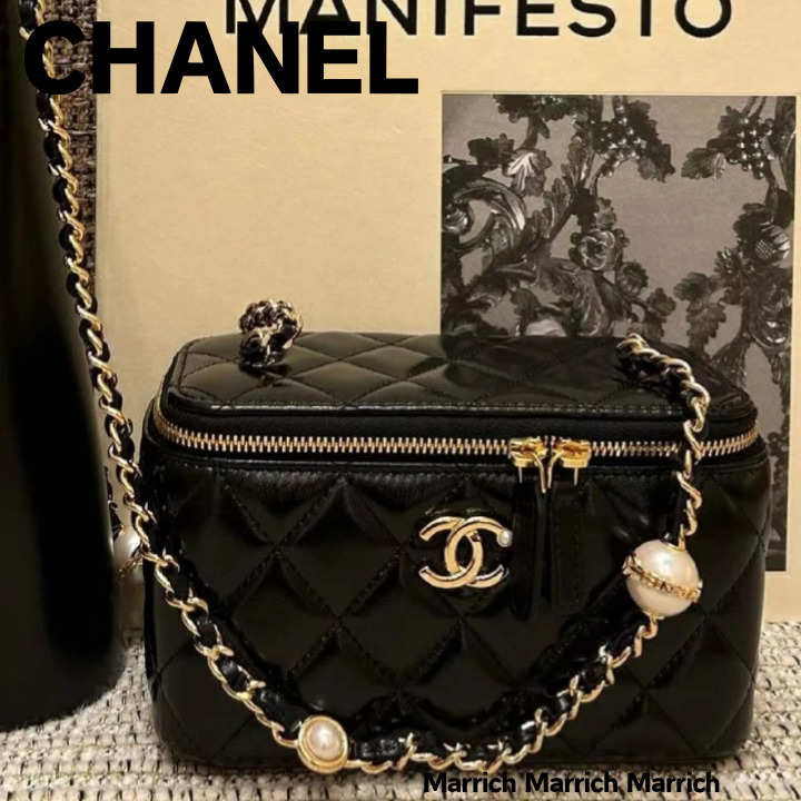 CHANEL《パールボールがアクセント》 シャネル バニティバッグ