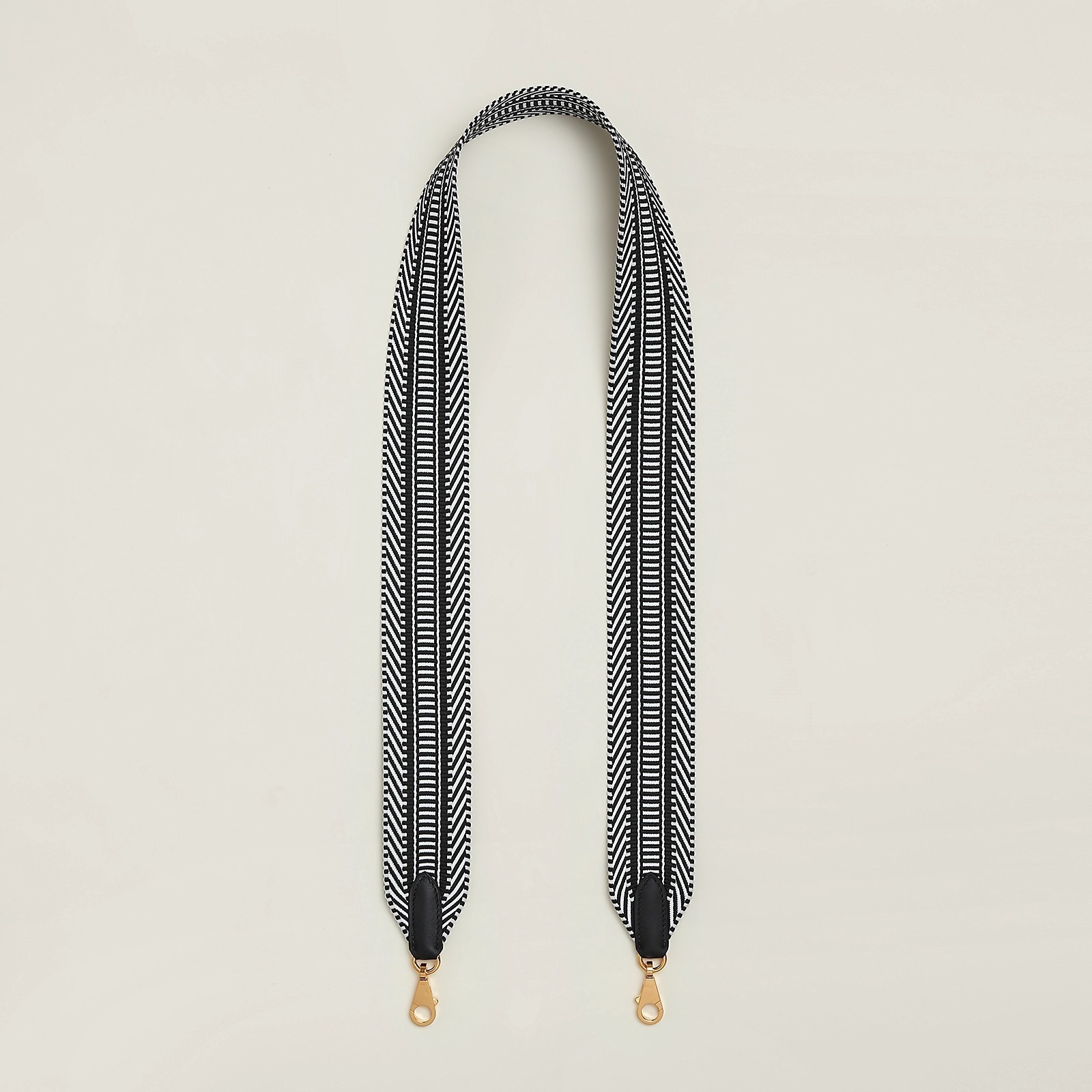 【HERMES】気分を変えて☆バッグ ストラップ Cavale 50 mm black HERMES】気分を変えて☆バッグ ストラップ Cavale 50 mm black