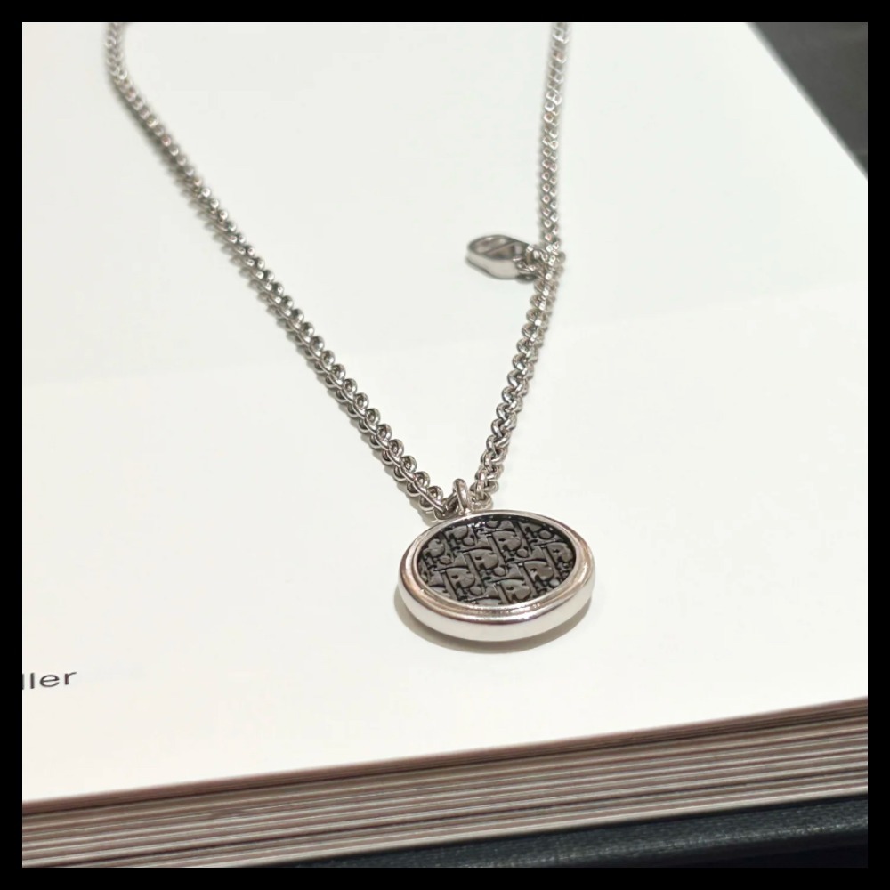 【シンプル/おしゃれ♪】DIOR ペンダントネックレス