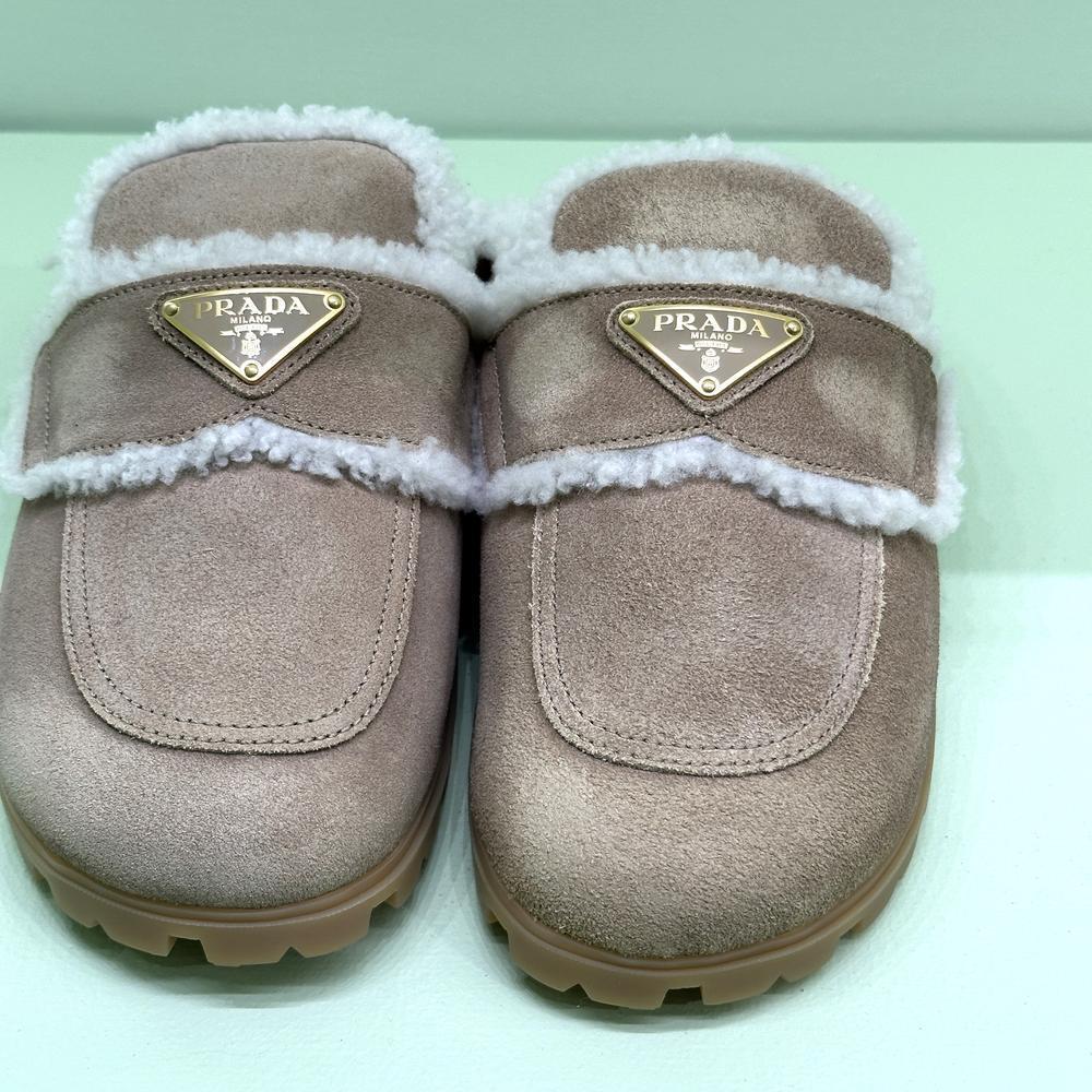 PRADA プラダ スエード x シアリング スリッパ 1S711M