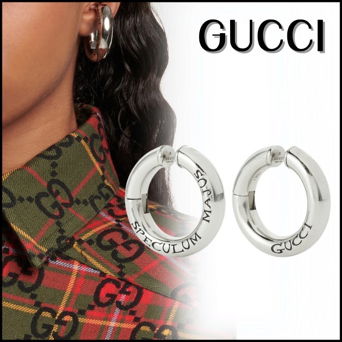 《個性的な逸品》【GUCCI】ロゴ入りイヤーカフピアス
