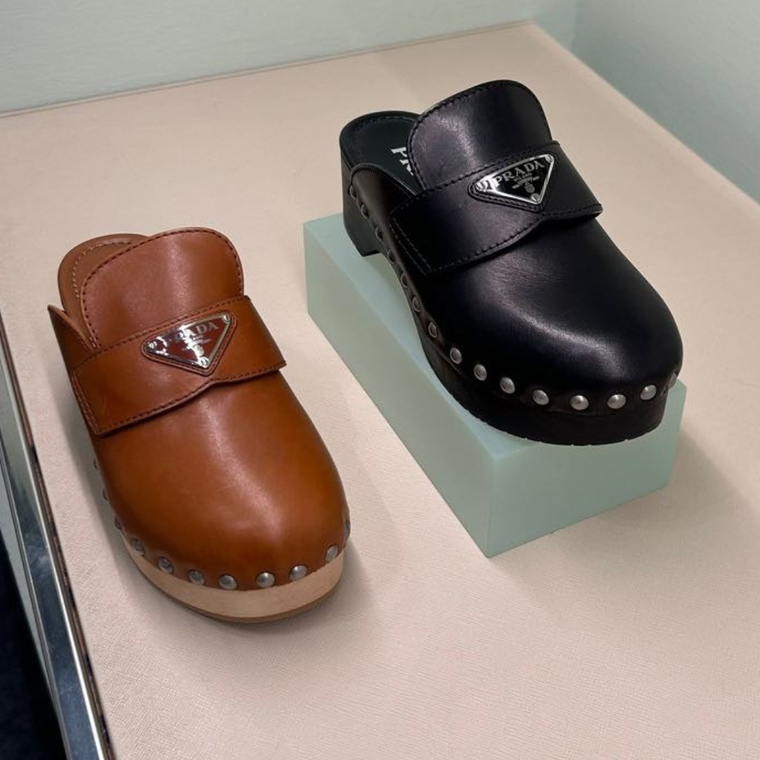 ★PRADA / プラダ★ スタッズ付 クロッグ 1Z794M