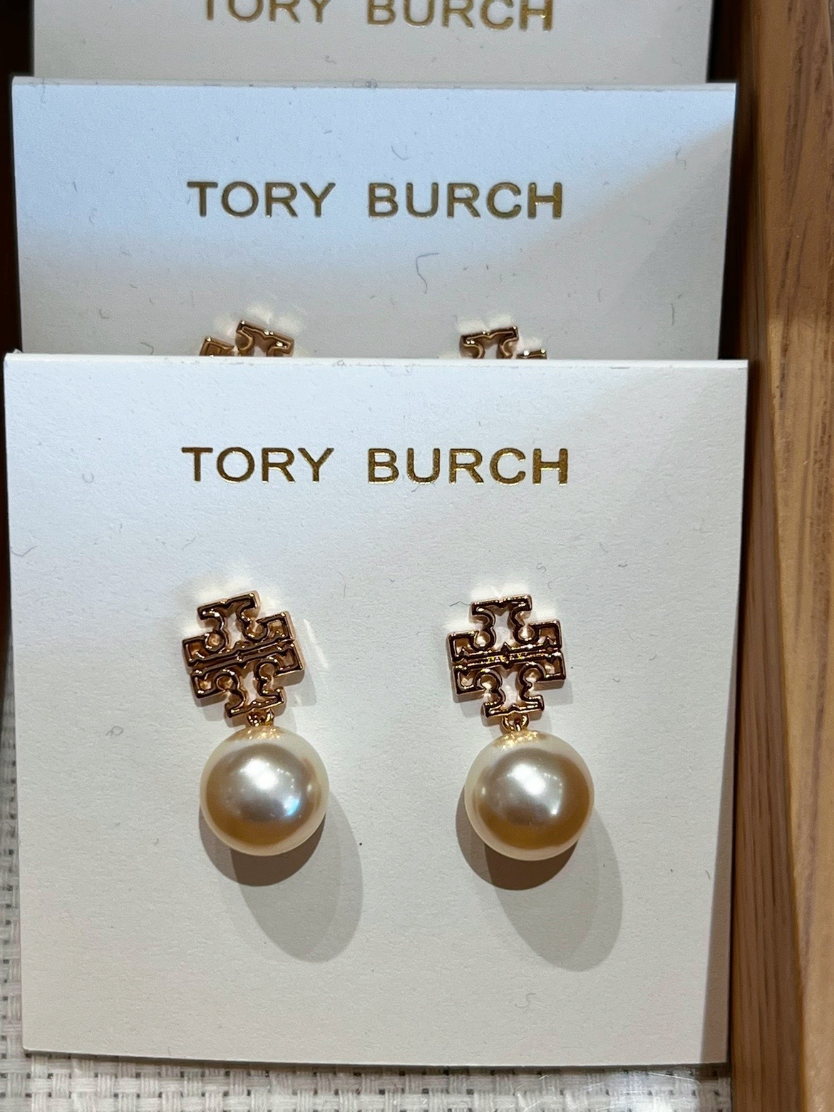 【NY発祥 TORY BURCH】T logo & Pearl ピアス