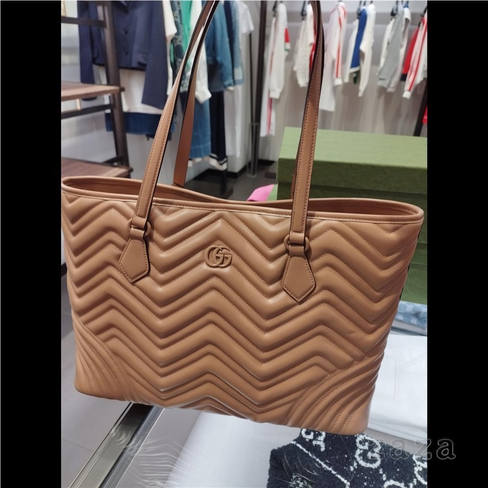【送料込み】SALE!!Gucciグッチ♪739684
