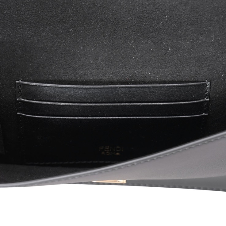 《FENDI》フラット バゲット ショルダーバッグ 中古