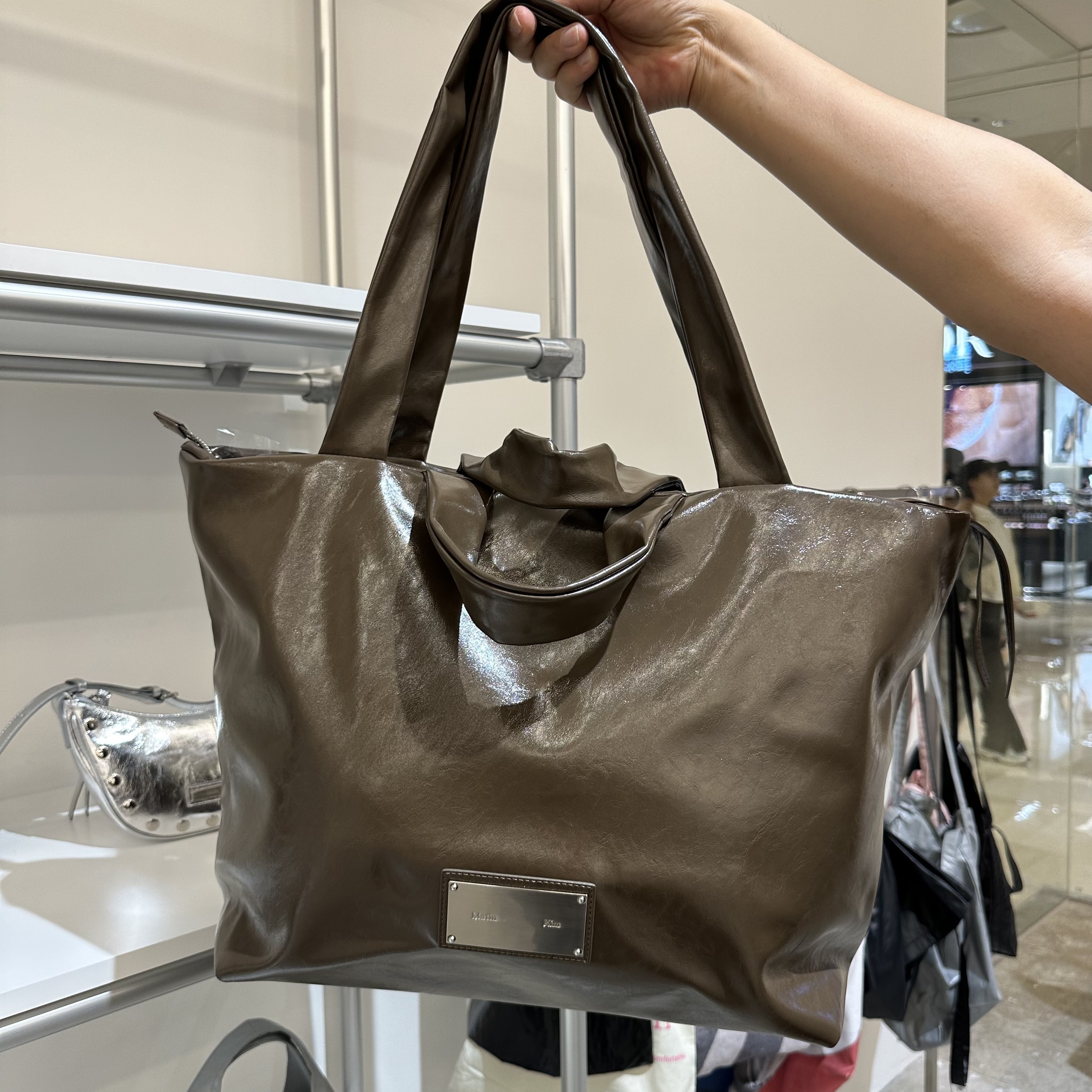☆Matin Kim☆EMBOSSED LOGO LEATHER MAXI BAG☆大人気☆ (Matin