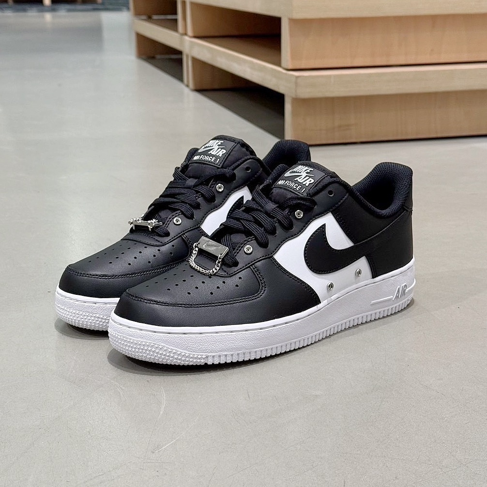 ★ナイキ★ AIR FORCE 1 LOW SILVER SNAP BUTTONS \"BLACK\"