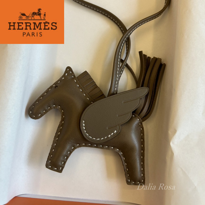 入手困難エトゥープ【HERMES】ロデオ バッグチャーム PM