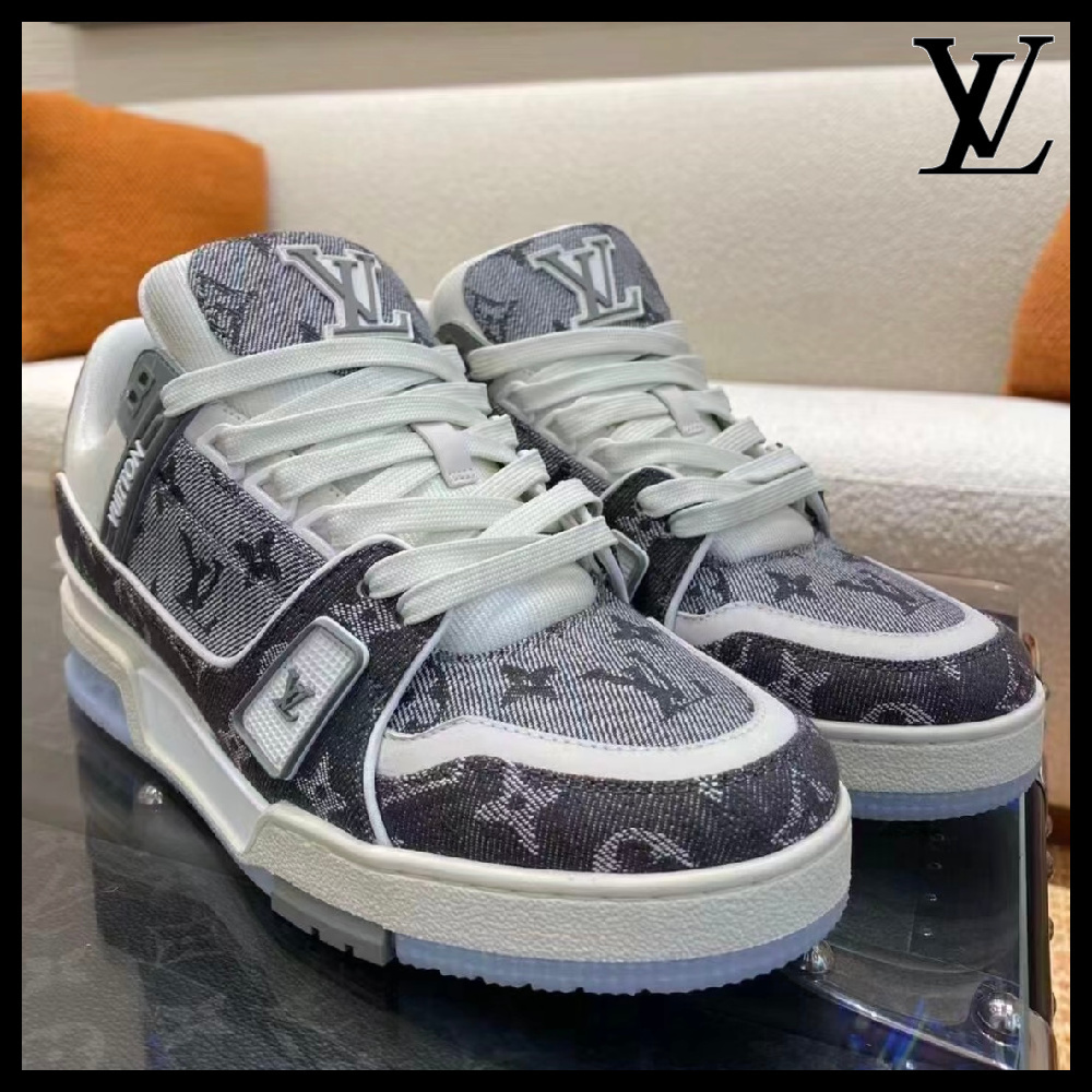 【モノグラムデザインが目を惹く♪】Louis Vuitton★スニーカー