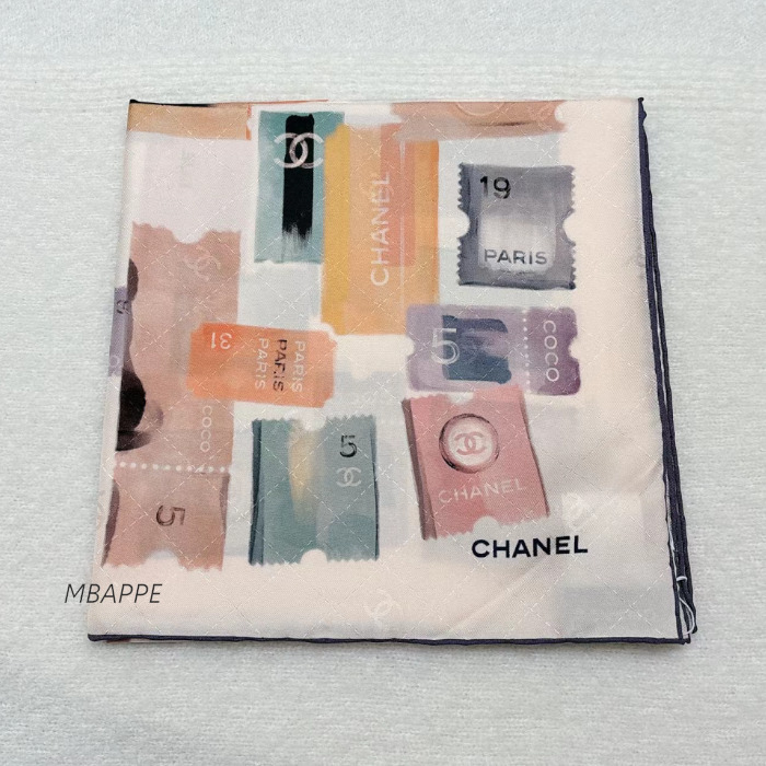 《24K》コーデのアクセント♪【CHANEL】シャネル スカーフ