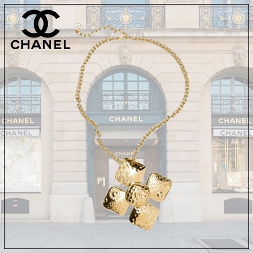 フラワーモチーフ 大ぶりで華やか♪【CHANEL】CCロゴ ネックレス