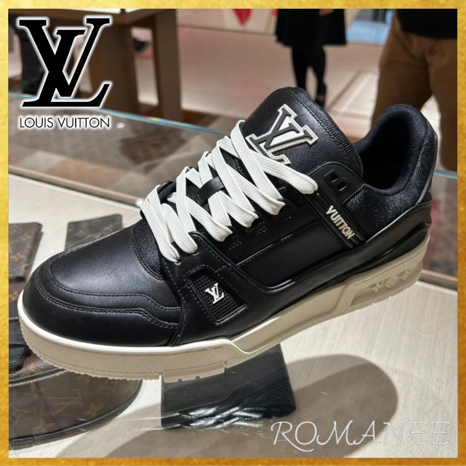 カジュアルに♪【LOUISVUITTON】トレイナー・ライン スニーカー