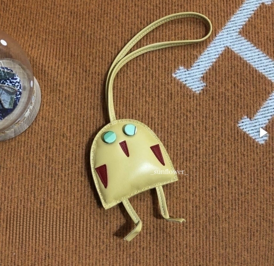エルメス Petit h フクロウチャーム hibouton イエロー