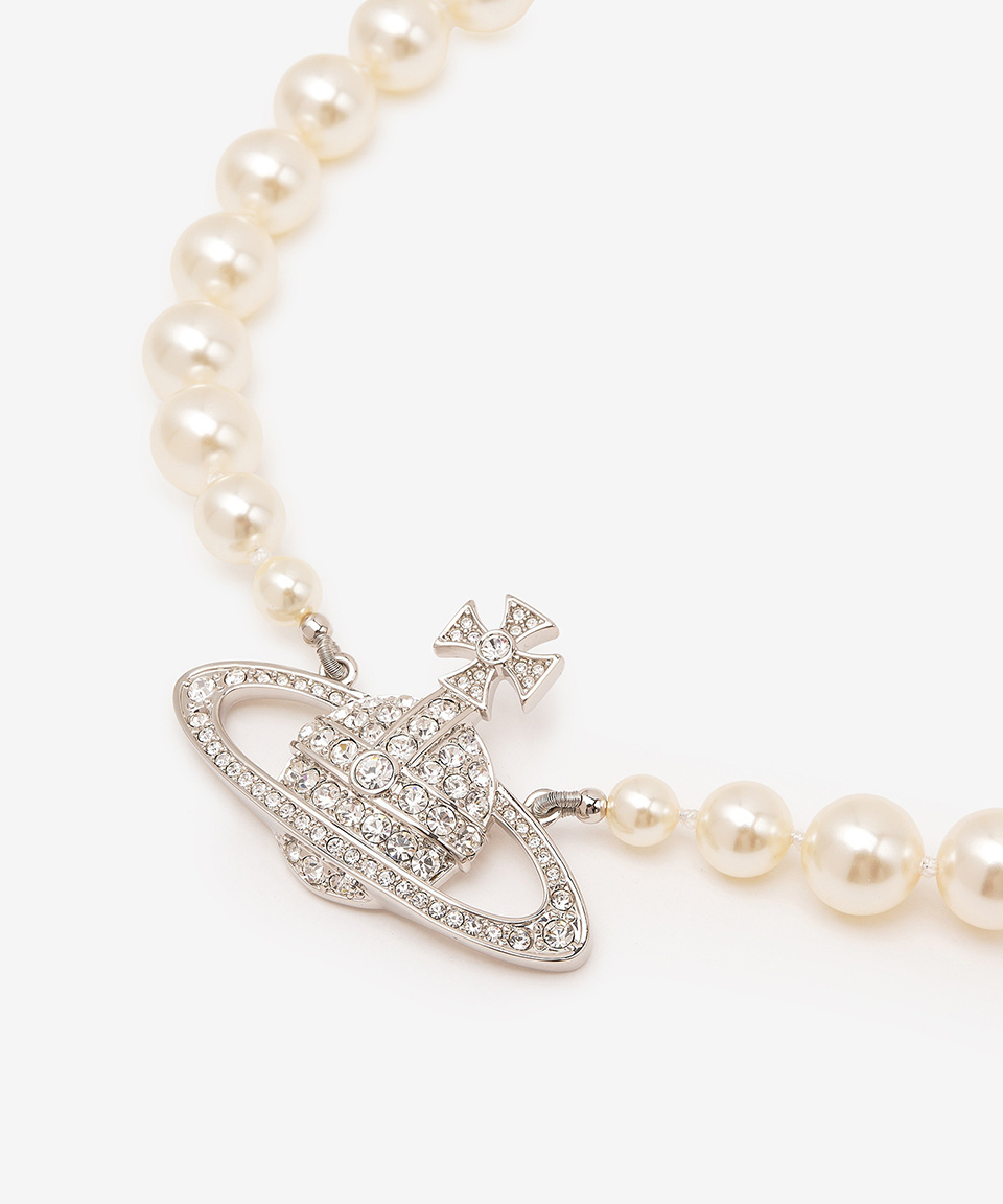 《VIVIENNE WESTWOOD》 ワンローパールバス リリーフ ネックレス