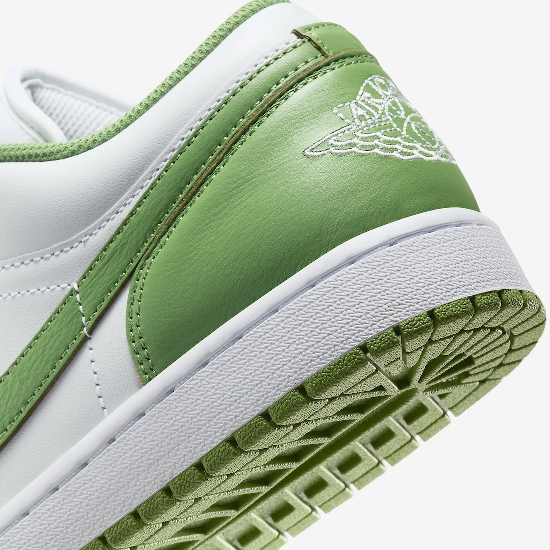 ★NIKE JORDAN 1 LOW★送関込★爽やかなグリーンカラー!! ☆NIKE JORDAN 1 LOW☆送関込☆爽やかなグリーンカラー!!