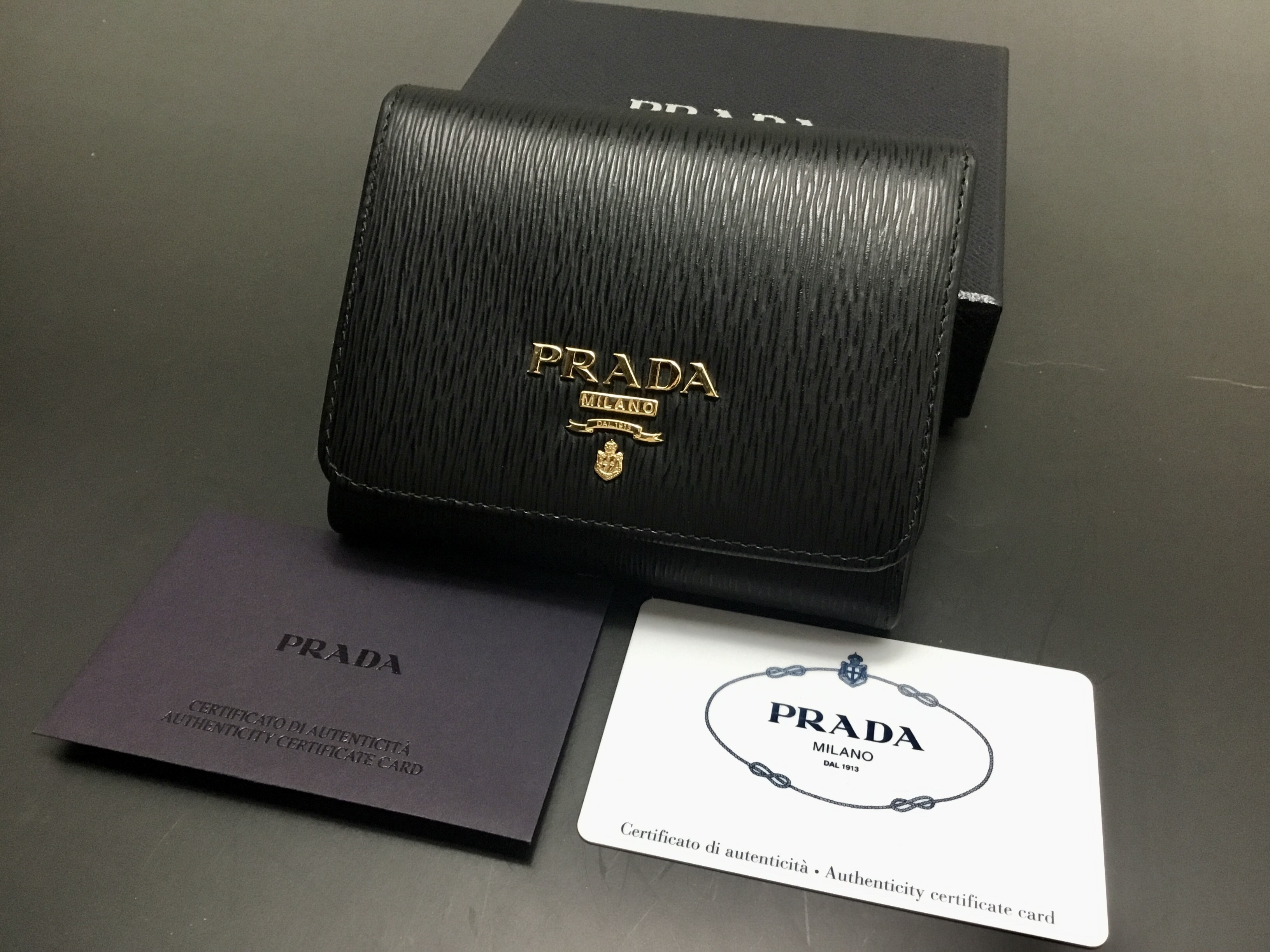 ★PRADA★日本未入荷【1MH176】VITELLO MOVE 財布 NERO ブラック
