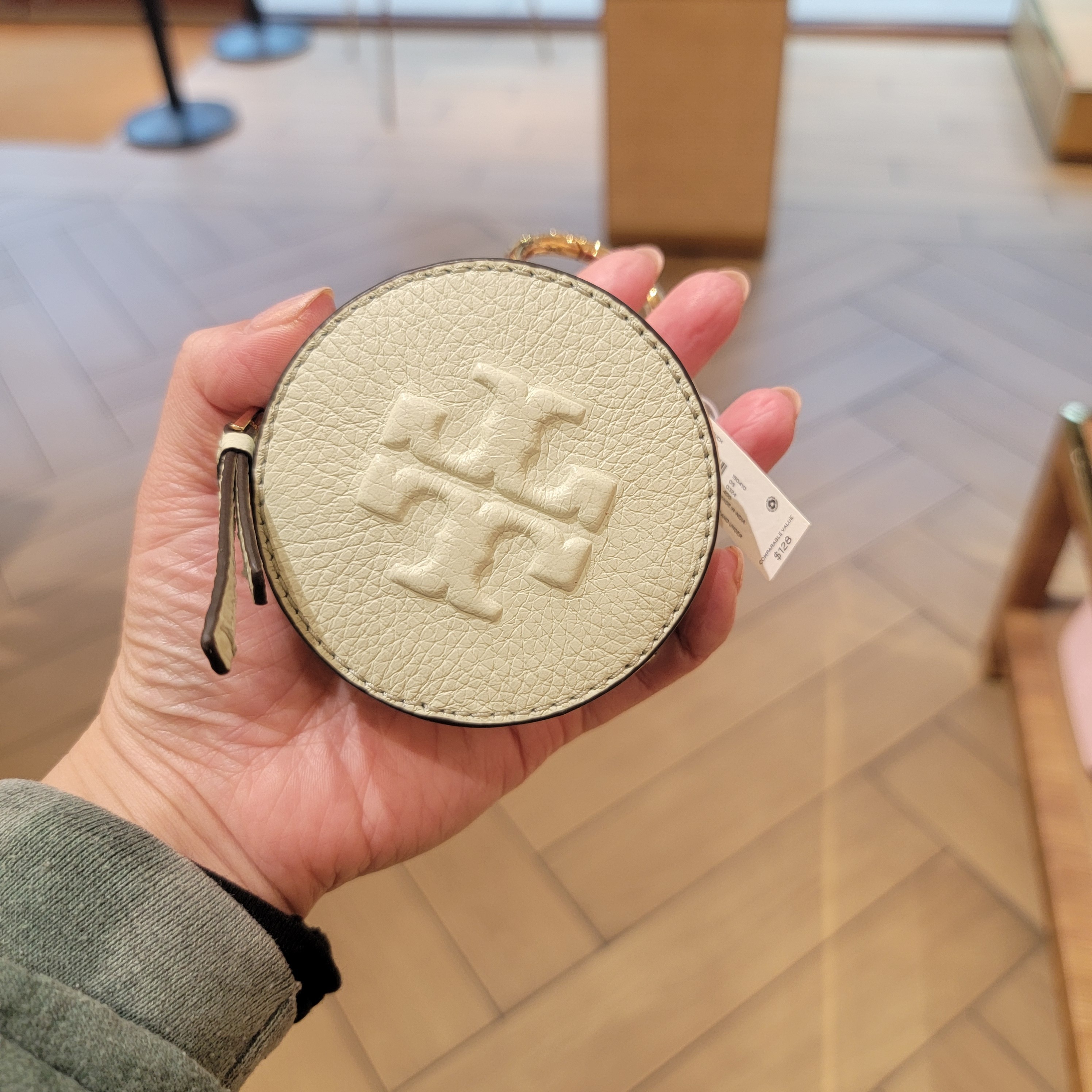 【Tory Burch】コロンとした形がいい♪キーリング付コインケース