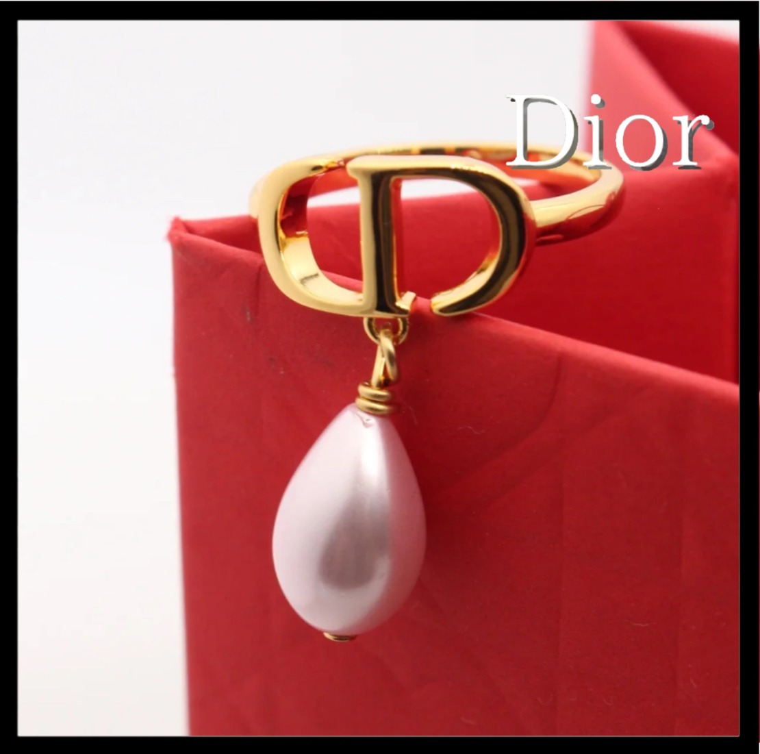 ◆女性らしくエレガントな指先☆◆DIOR リング
