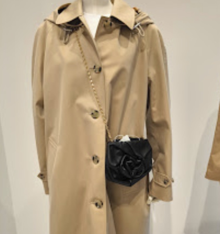 【BURBERRY】ROSE CLUTCH ローズ チェーン付きクラッチ