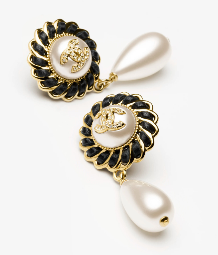 揺れるパールが魅力的♪【CHANEL】《24K》CCロゴ ピアス