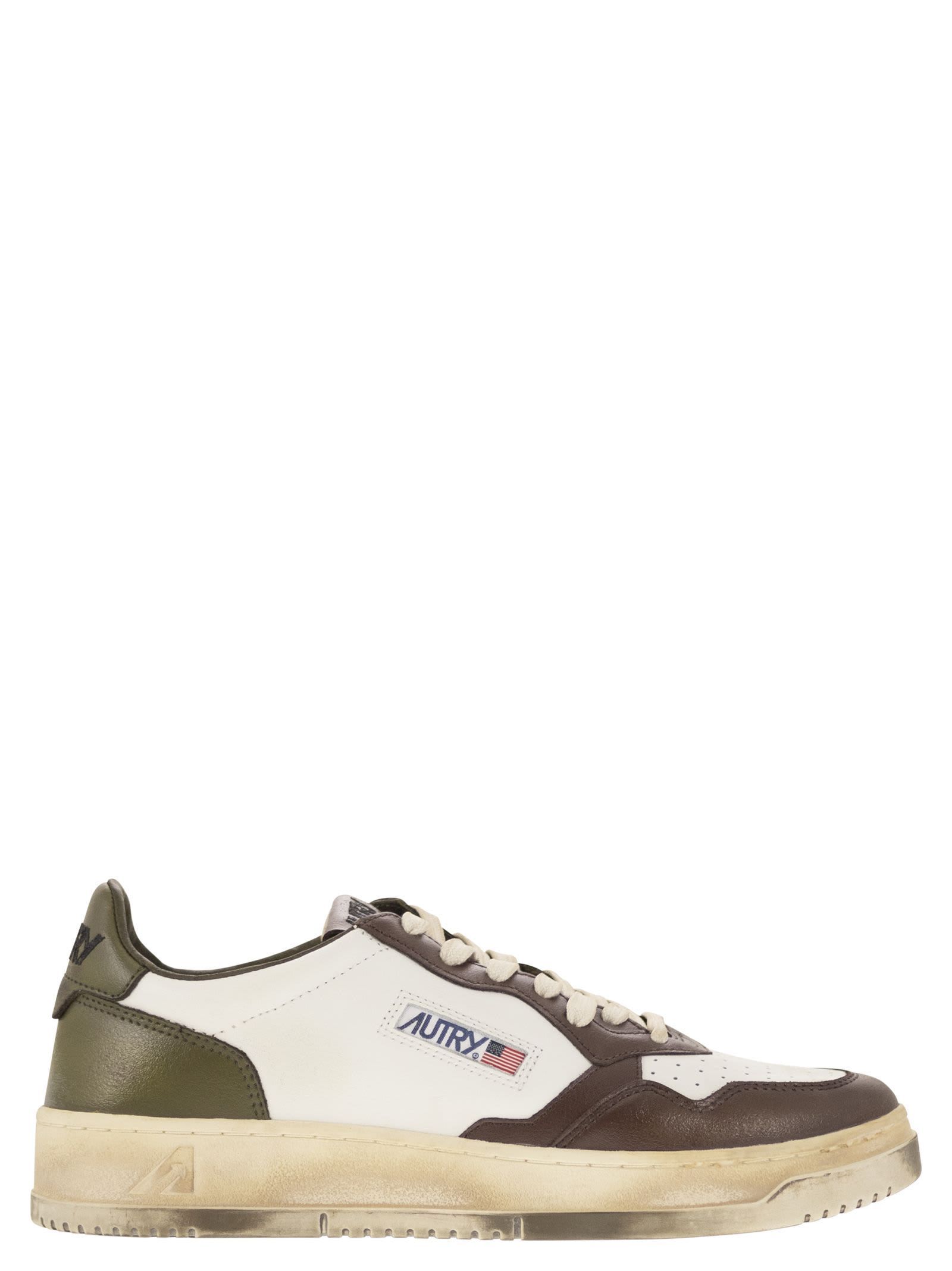 【送料&関税込】Autry Medalist Low Super Vintage Sneakers In
