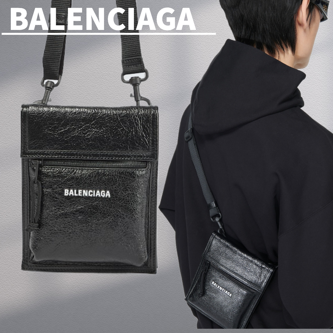 関税込★ギフトにも【BALENCIAGA】Explorerレザーポーチ